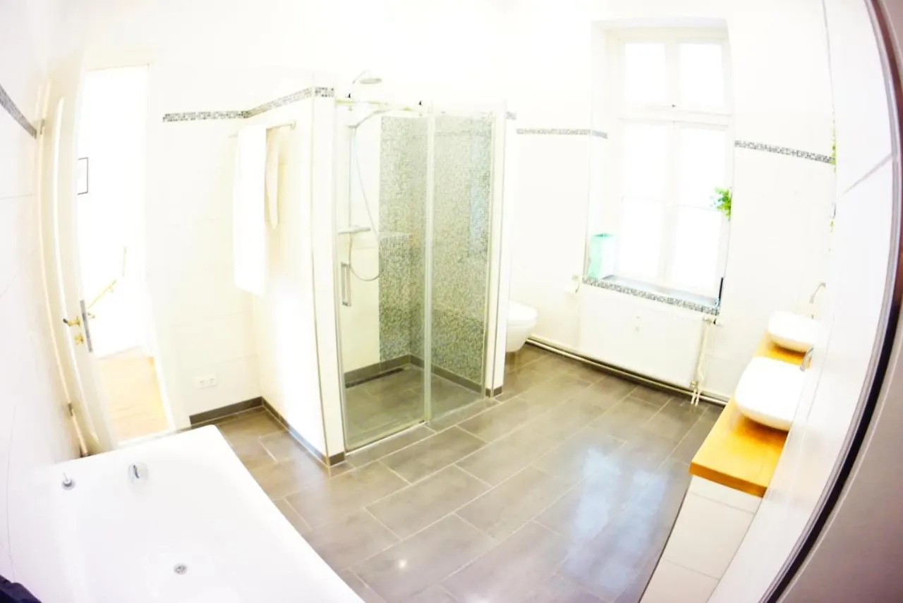 Grosszuegige 185M2-Altbauwohnung In Bestlage 7Zimmer-2Baeder-2Kuechen-2Wcs Hamburg 0*,  Germany