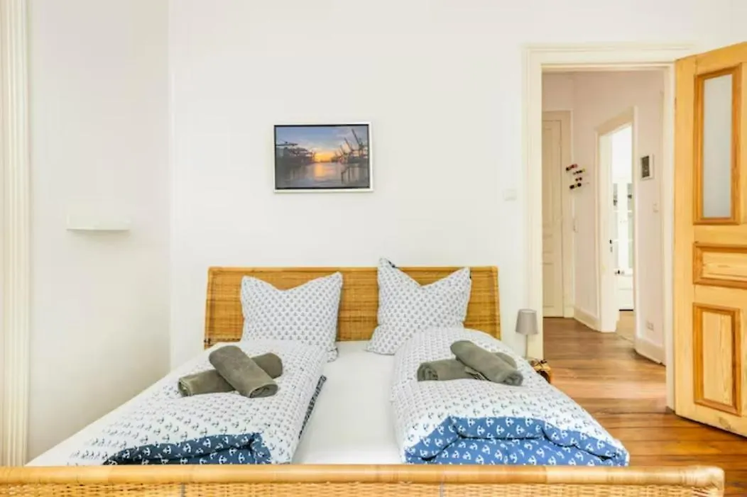 Grosszuegige 185M2-Altbauwohnung In Bestlage 7Zimmer-2Baeder-2Kuechen-2Wcs Hamburg-Harburg